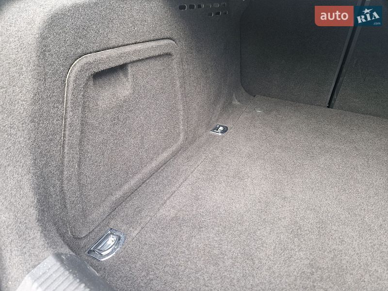 Седан Audi A4 2014 в Виннице