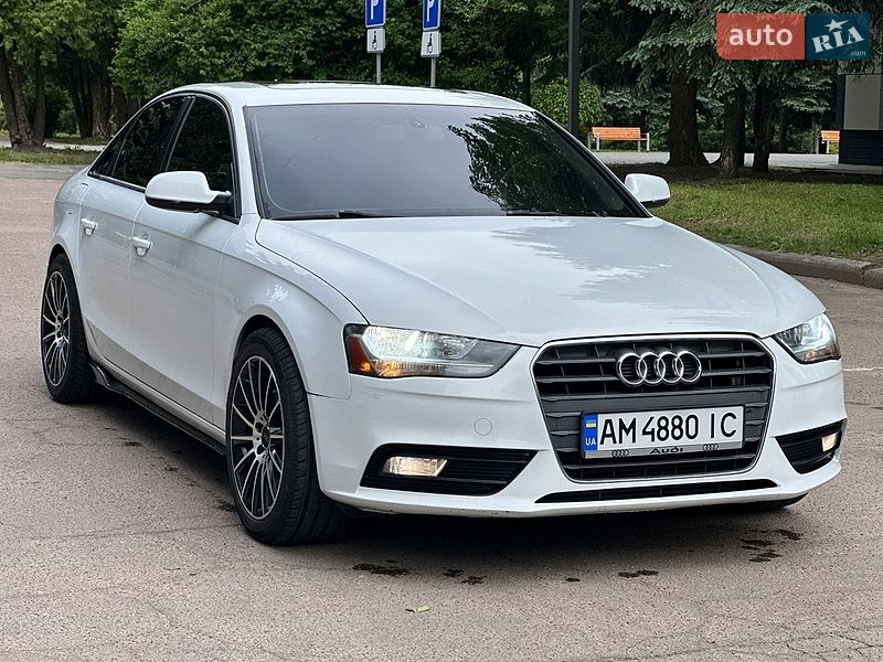 Седан Audi A4 2014 в Житомирі