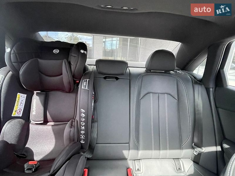 Седан Audi A4 2023 в Виноградове