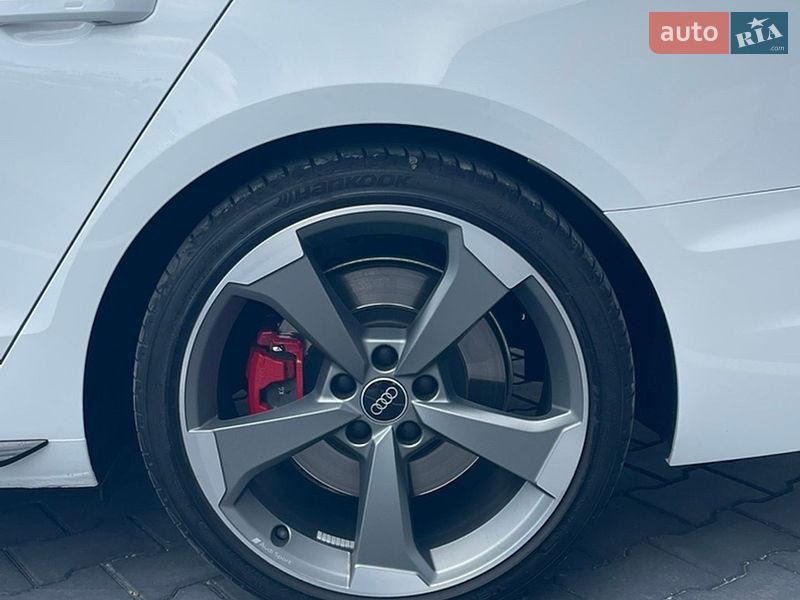 Седан Audi A4 2023 в Виноградове