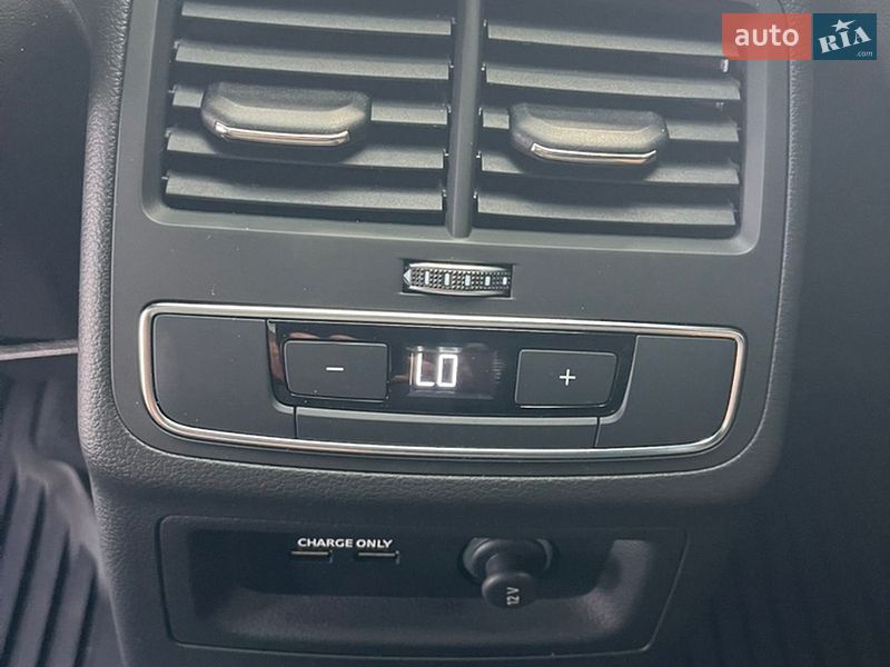Седан Audi A4 2023 в Виноградове