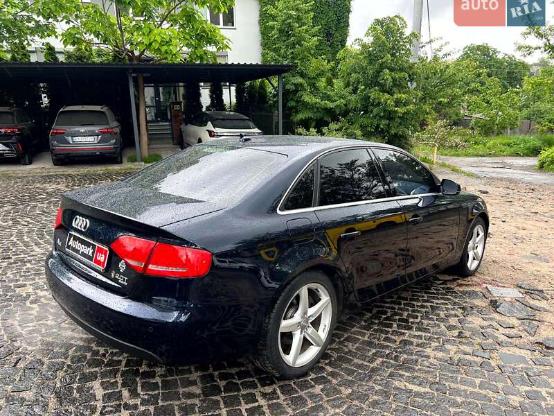 Седан Audi A4 2011 в Києві