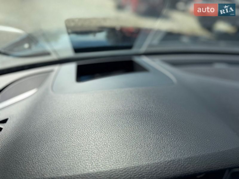 Седан Audi A4 2017 в Ивано-Франковске