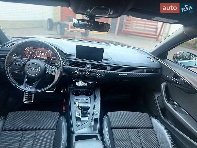 Седан Audi A4 2017 в Киеве