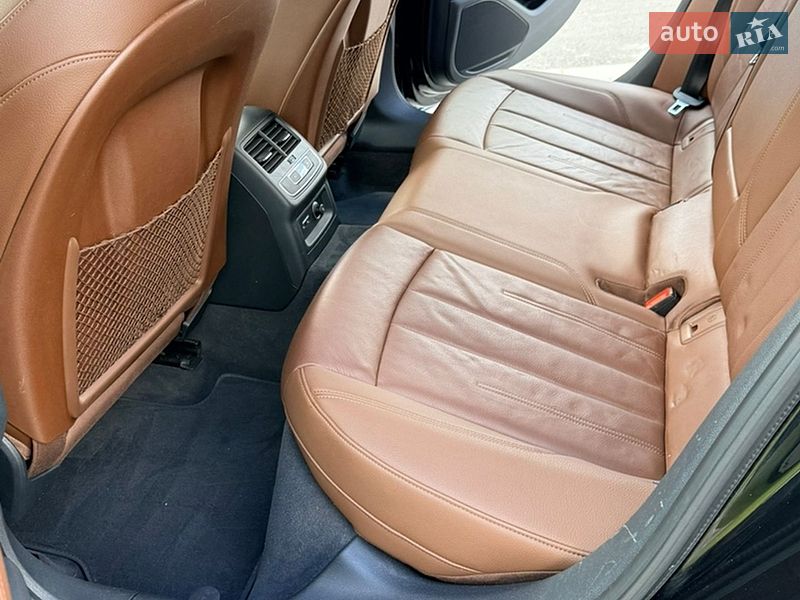 Седан Audi A4 2019 в Львові