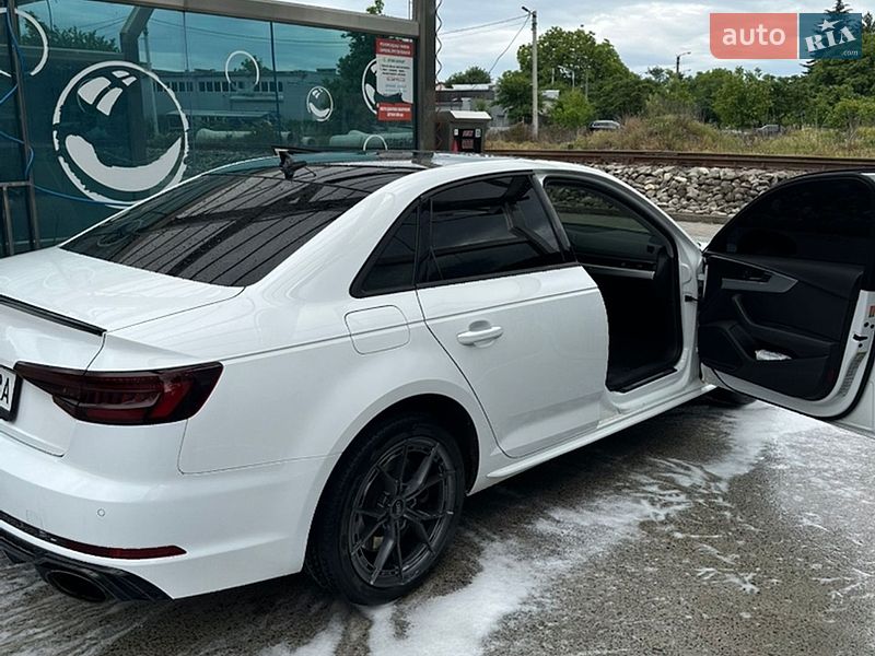 Седан Audi A4 2017 в Івано-Франківську