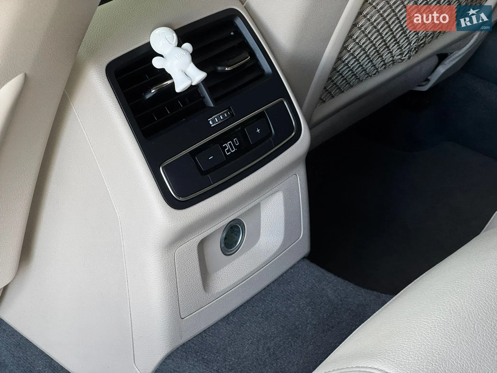 2016 Audi A4 - мініатюра 30