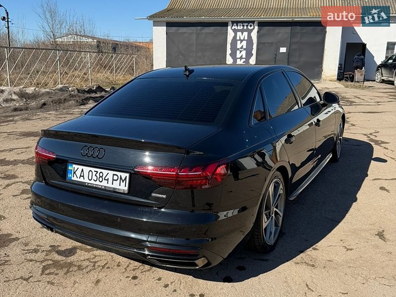 Седан Audi A4 2022 в Виннице