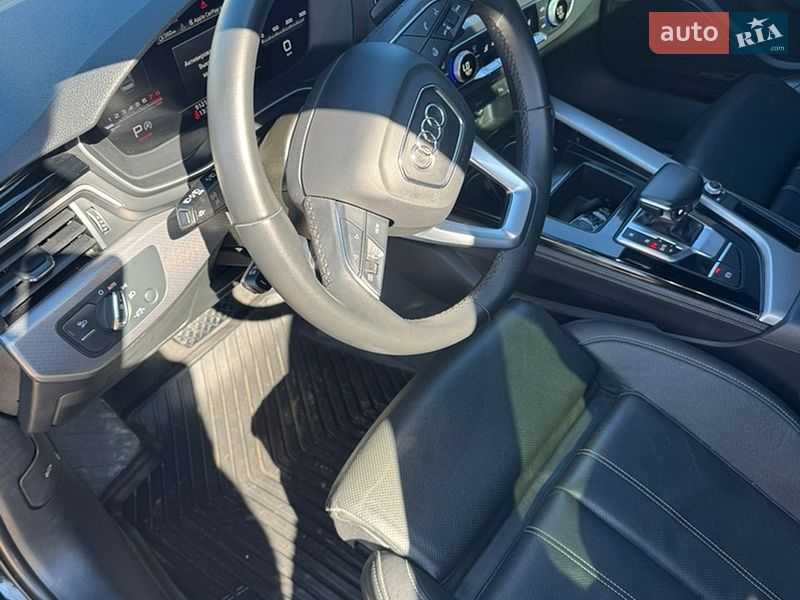 Седан Audi A4 2022 в Виннице