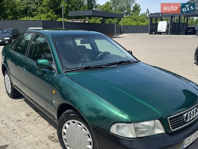 Седан Audi A4 1997 в Чернівцях