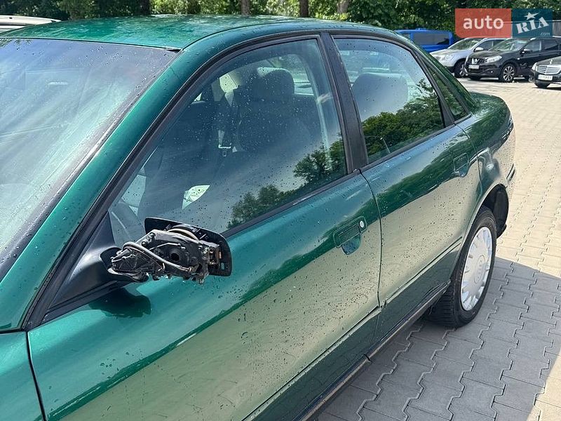 Седан Audi A4 1997 в Чернівцях