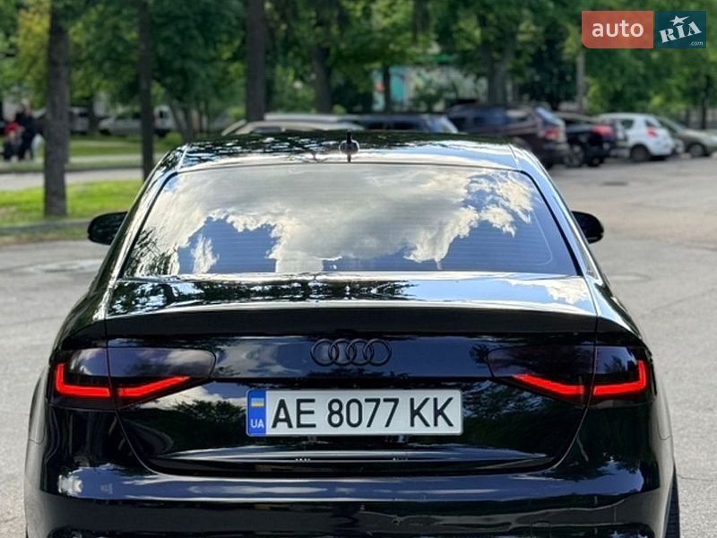 Седан Audi A4 2014 в Харкові