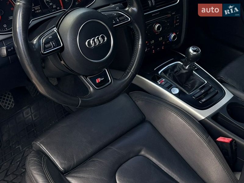 Седан Audi A4 2014 в Харкові