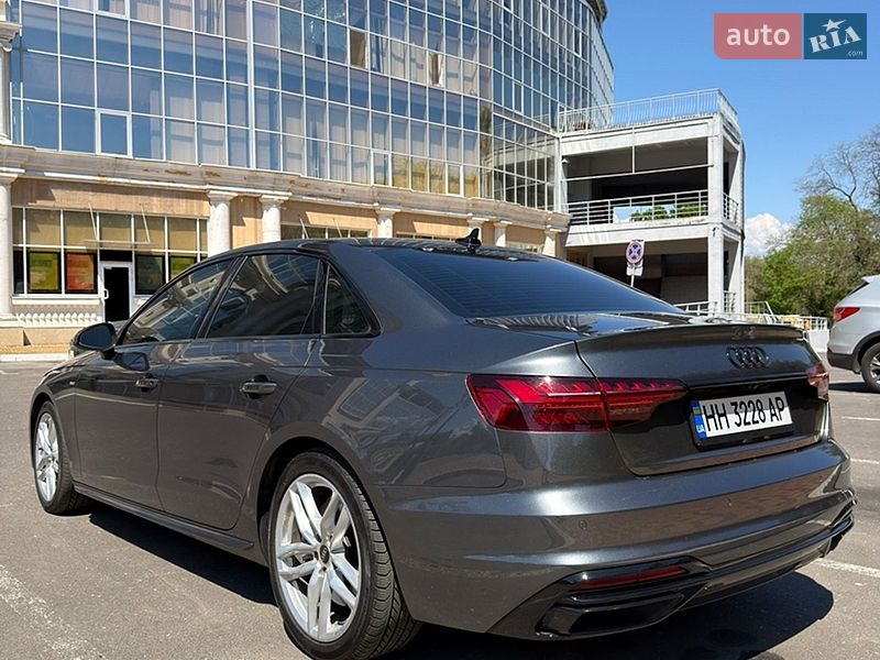 Седан Audi A4 2023 в Одесі