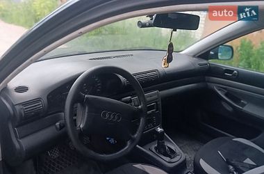 Седан Audi A4 1997 в Бродах