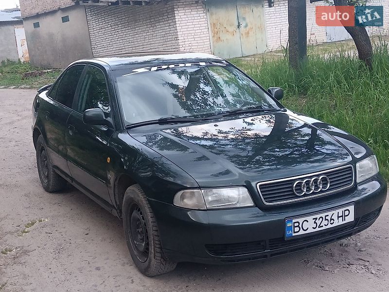 Седан Audi A4 1997 в Бродах