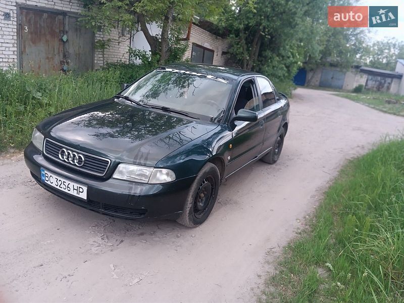 Седан Audi A4 1997 в Бродах