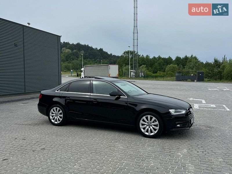 Седан Audi A4 2013 в Львові