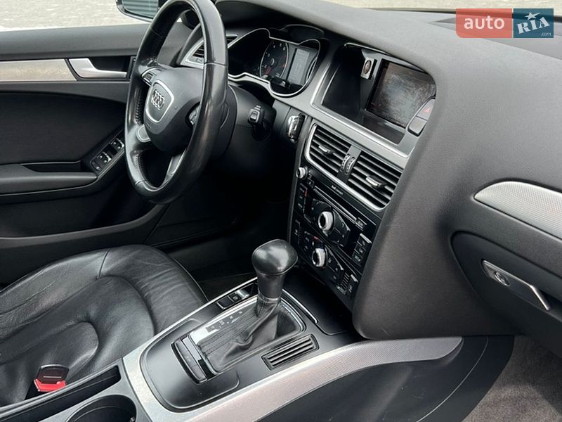 Седан Audi A4 2013 в Львові