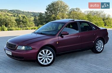 Седан Audi A4 1998 в Черновцах