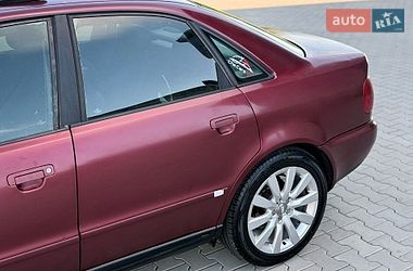 Седан Audi A4 1998 в Черновцах