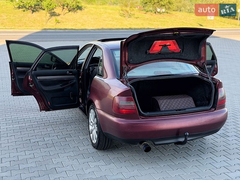 Седан Audi A4 1998 в Черновцах