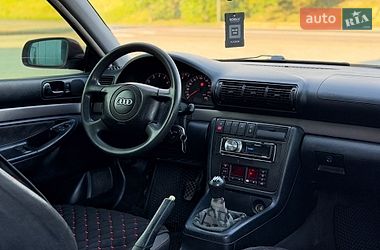 Седан Audi A4 1998 в Черновцах