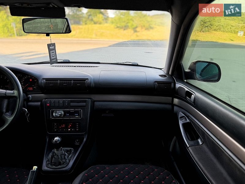 Седан Audi A4 1998 в Черновцах