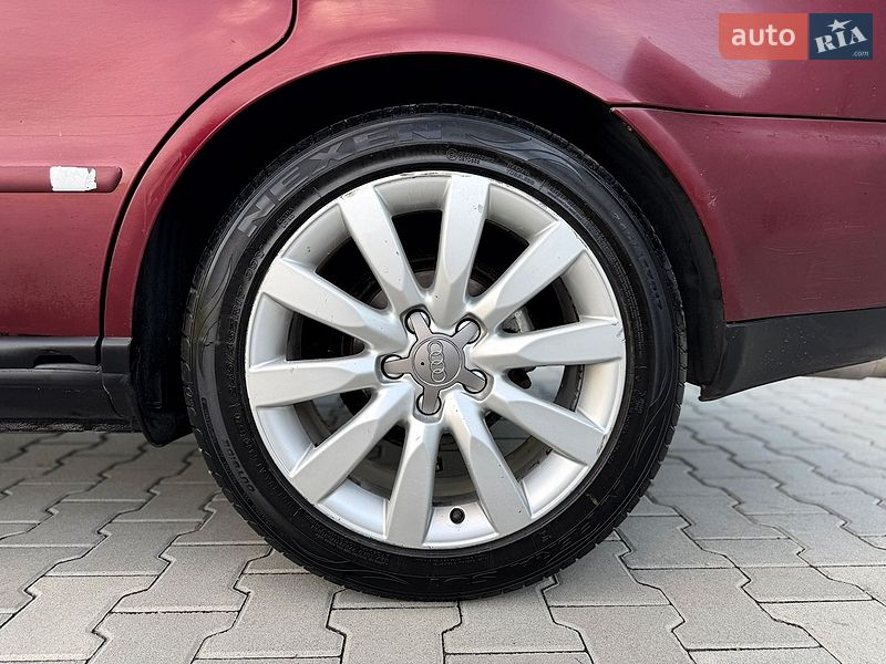 Седан Audi A4 1998 в Черновцах