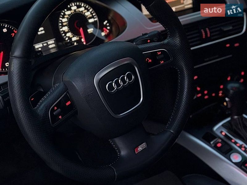 Седан Audi A4 2011 в Кременчуге