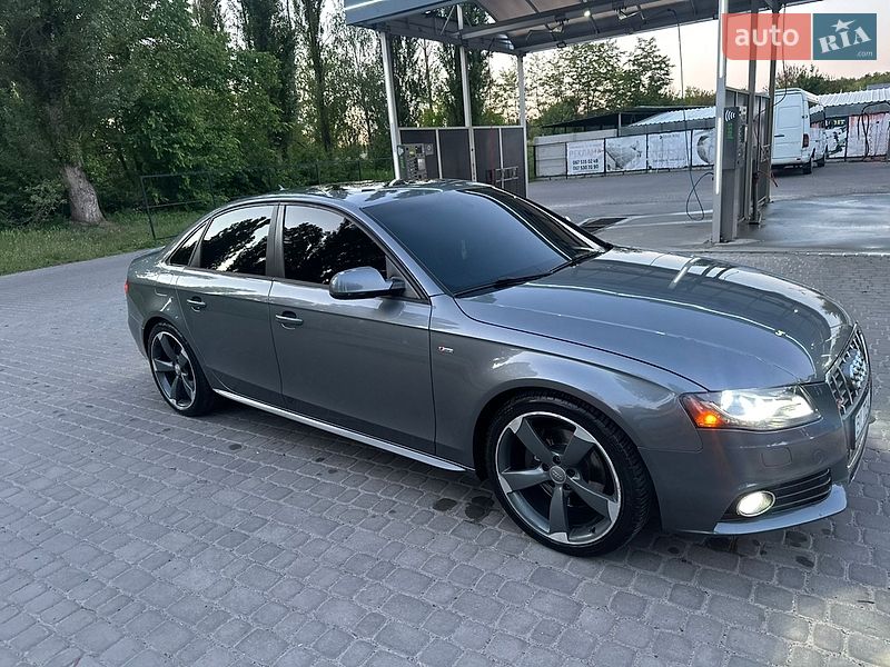 Седан Audi A4 2011 в Кременчуге