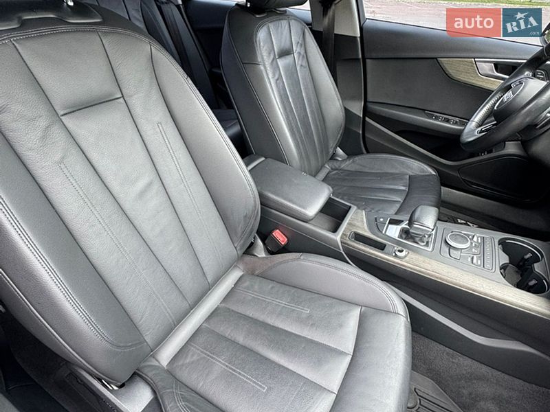 Седан Audi A4 2019 в Киеве