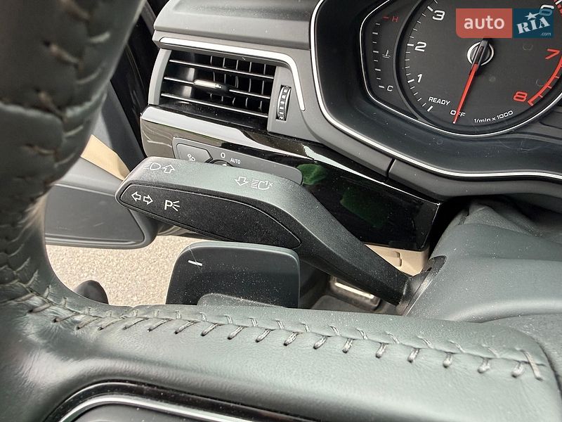 Седан Audi A4 2017 в Киеве
