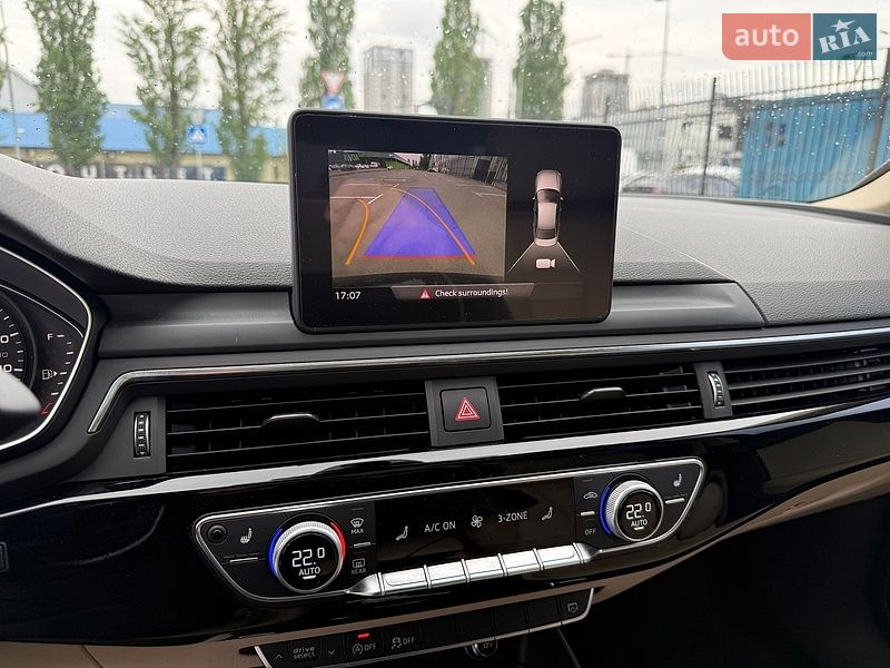 Седан Audi A4 2017 в Киеве