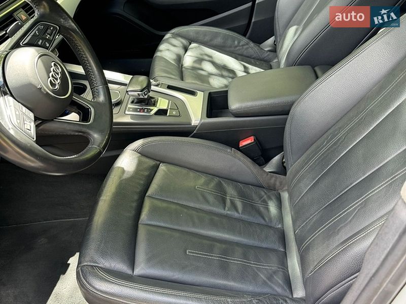 Седан Audi A4 2017 в Ровно