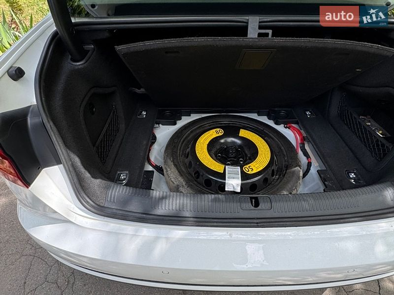 Седан Audi A4 2017 в Ровно
