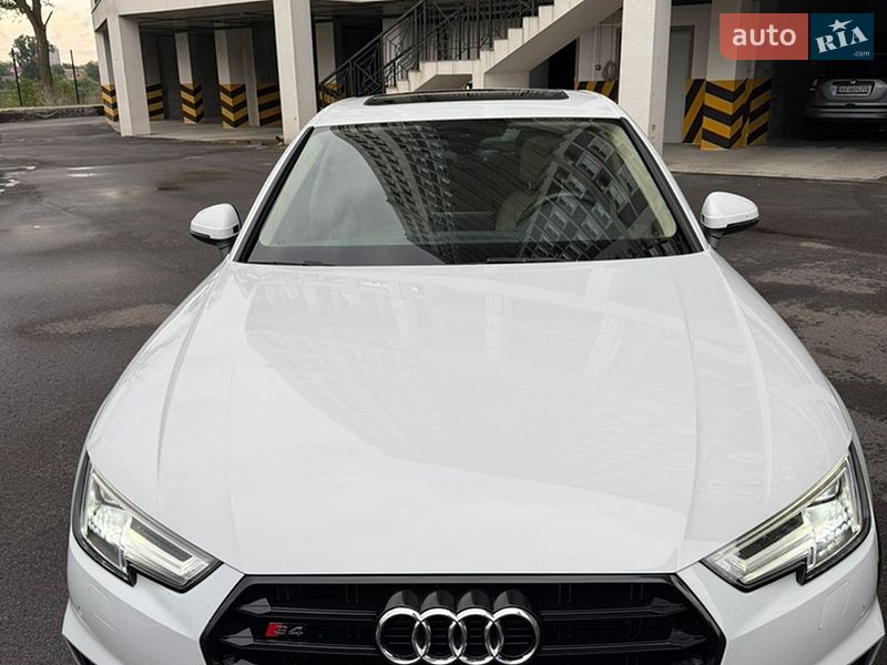 Седан Audi A4 2016 в Києві
