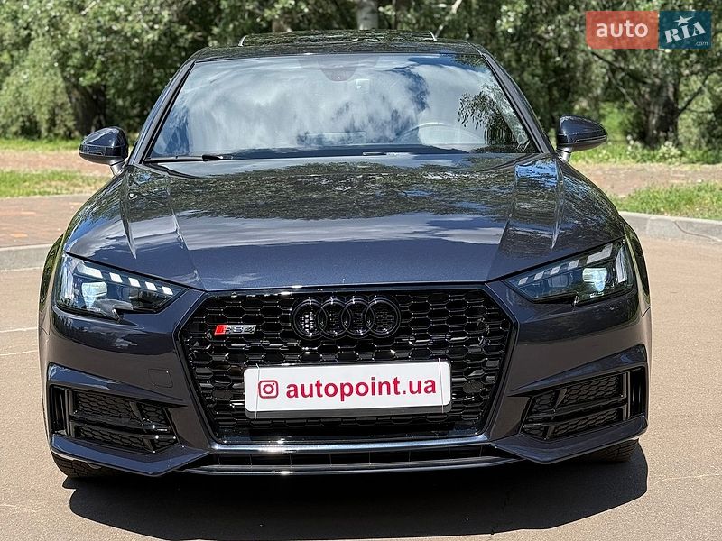 Седан Audi A4 2018 в Сумах