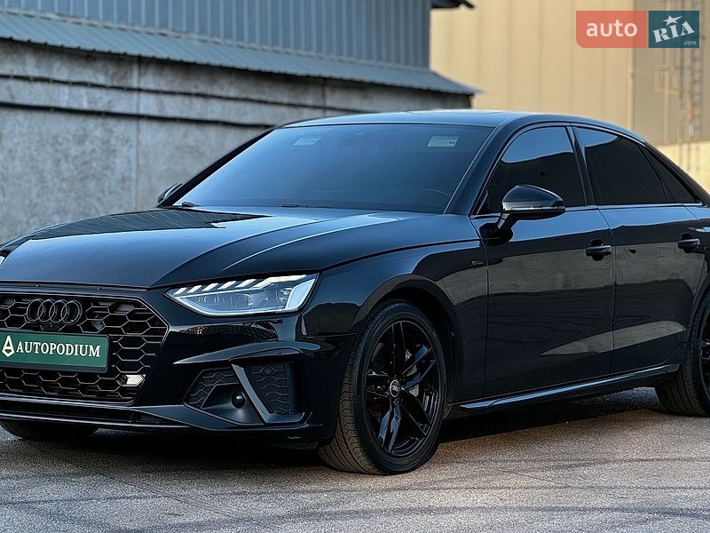 Седан Audi A4 2022 в Киеве