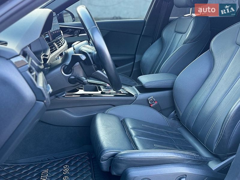 Седан Audi A4 2022 в Киеве