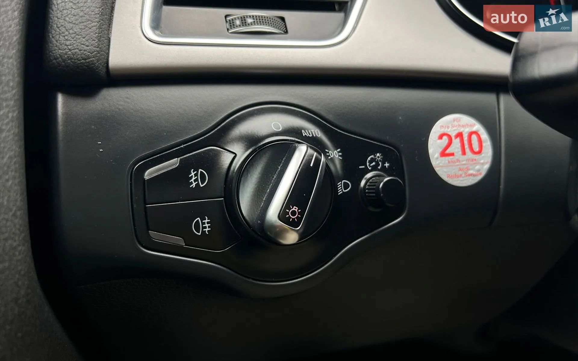 2013 Audi A4 - мініатюра 10