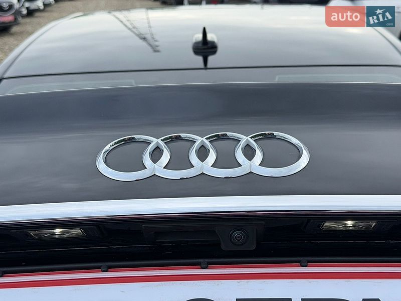 Седан Audi A4 2022 в Стрые