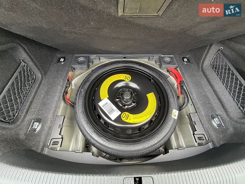Седан Audi A4 2022 в Стрые