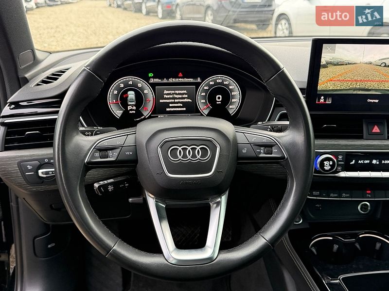 Седан Audi A4 2022 в Стрые