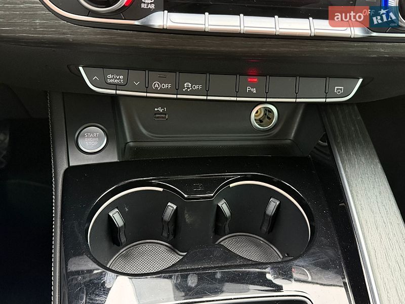 Седан Audi A4 2022 в Стрые