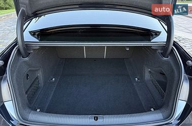 Седан Audi A4 2018 в Киеве