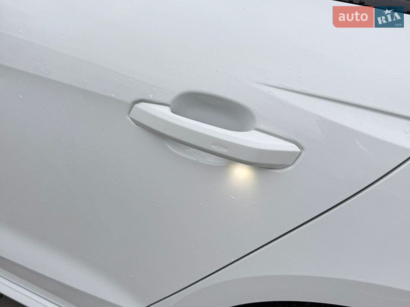 Седан Audi A4 2023 в Хмельницком