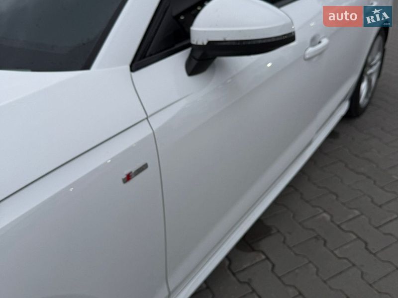 Седан Audi A4 2023 в Хмельницком