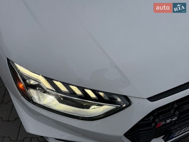 Седан Audi A4 2023 в Хмельницком