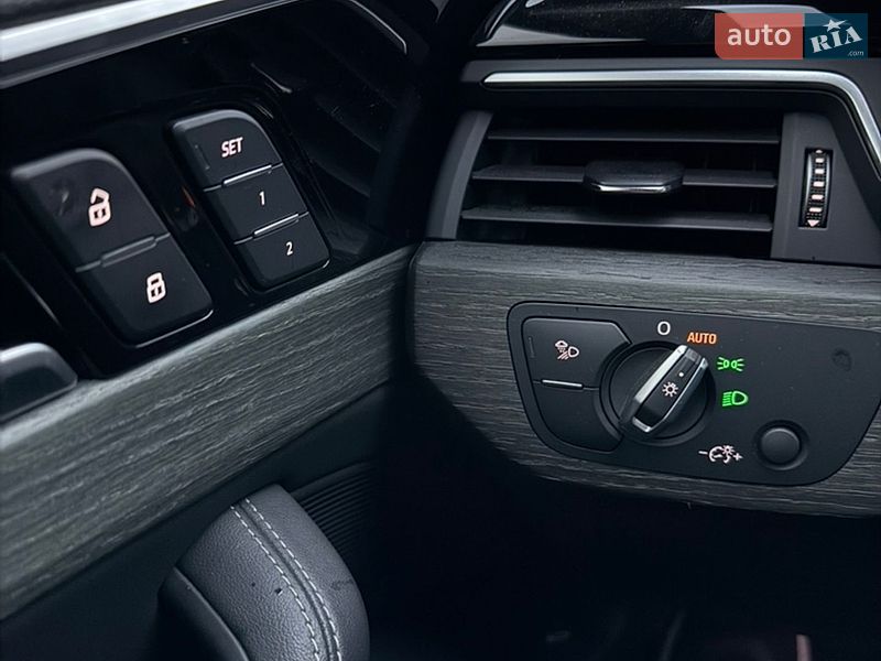 Седан Audi A4 2023 в Хмельницком